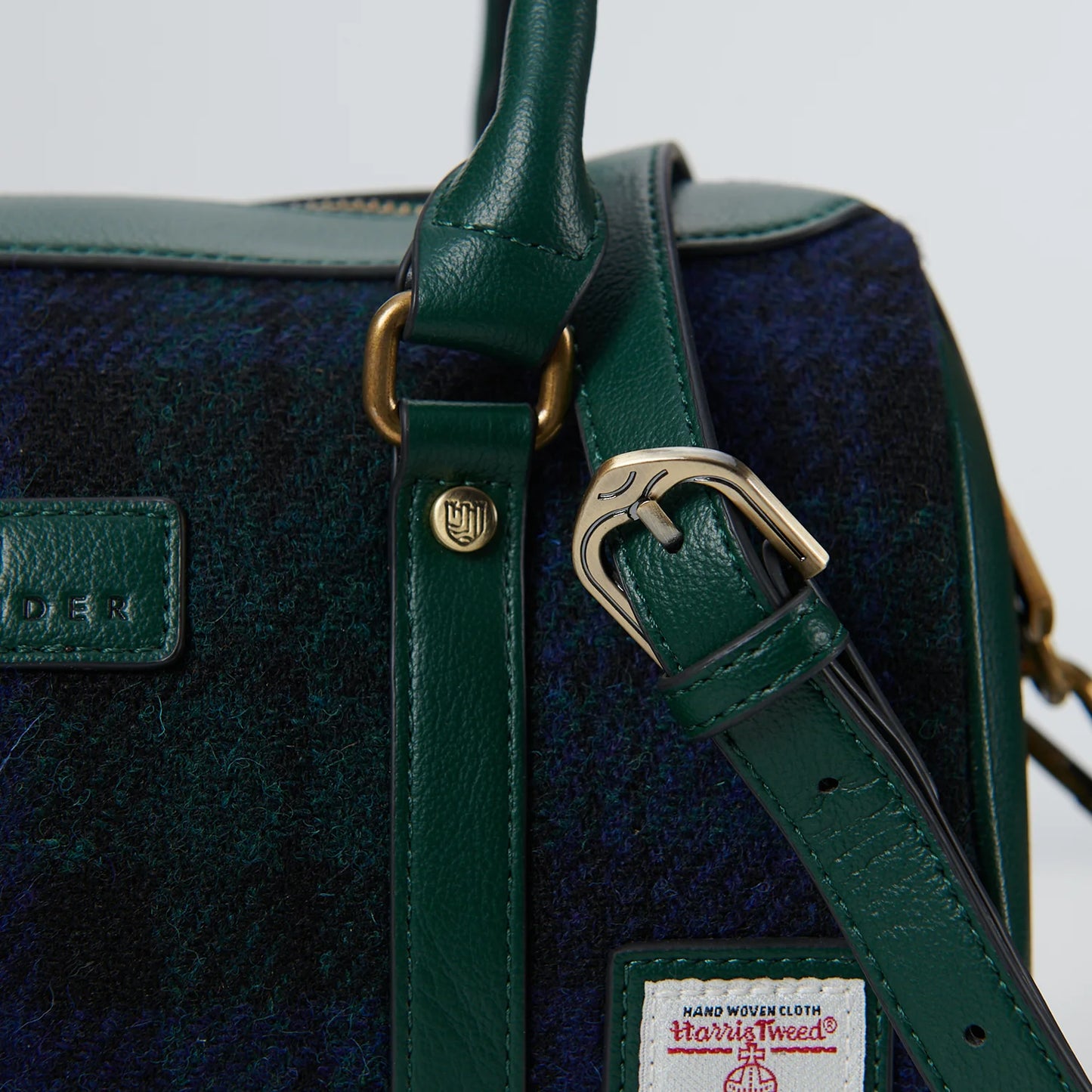 The Medium Duffel Bag - Harris Tweed® Duffel Bag von islander®
